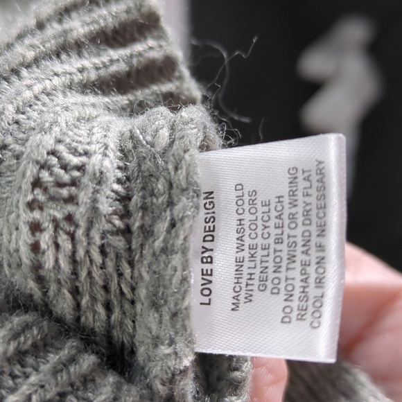 Love by design Gray Sweater - Picture 5 of 5